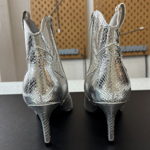 GUESS Women's Silver Snakeskin Pattern Western Ankle Boots, Sz 6,SEE DESCRIPTION - Picture 7 of 15